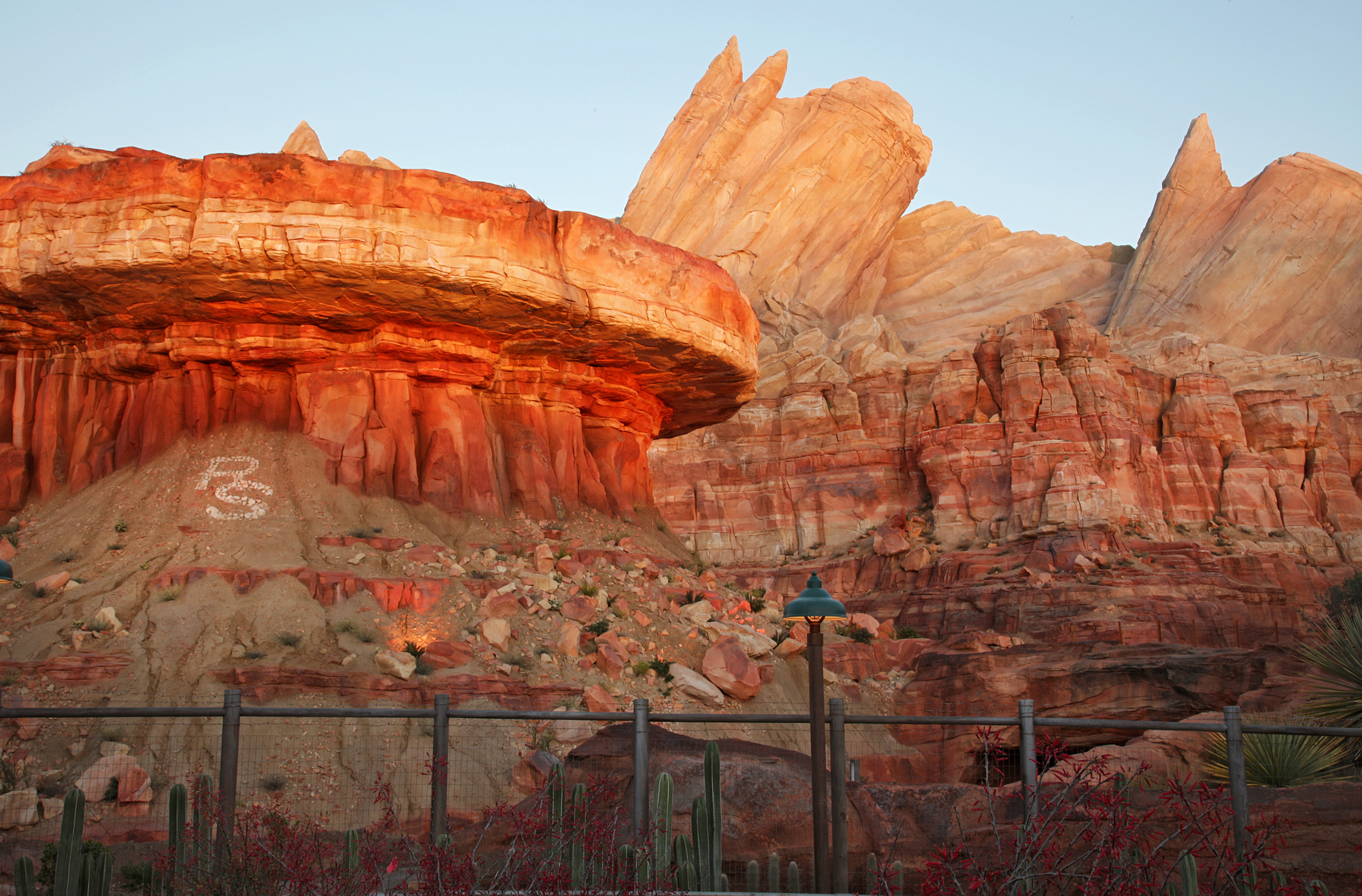 Cars-Land-Radiator-Springs-Racers-Disneys-California-Adventure2.jpeg